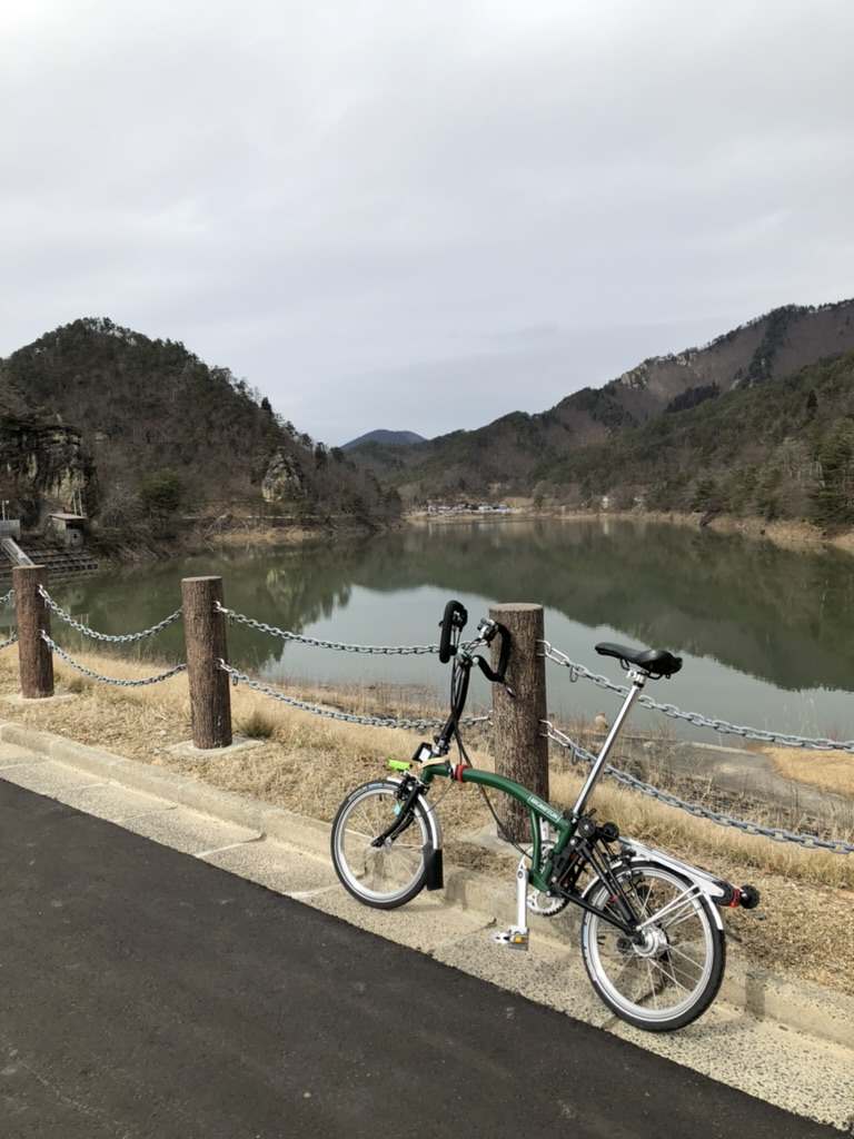 池とBROMPTON